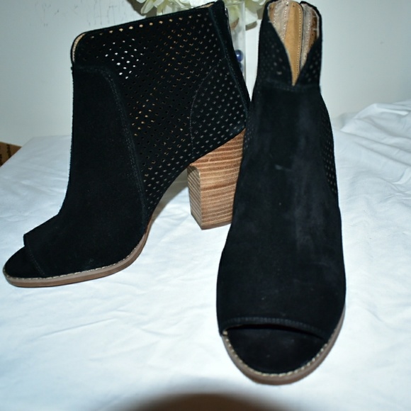 LUCKY BRAND LAMIA SUEDE LEATHER OPEN TOE BOOTIE - Picture 2 of 7